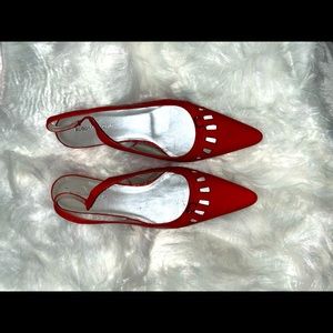 BCBGMAXAZRIA Flat Sandal